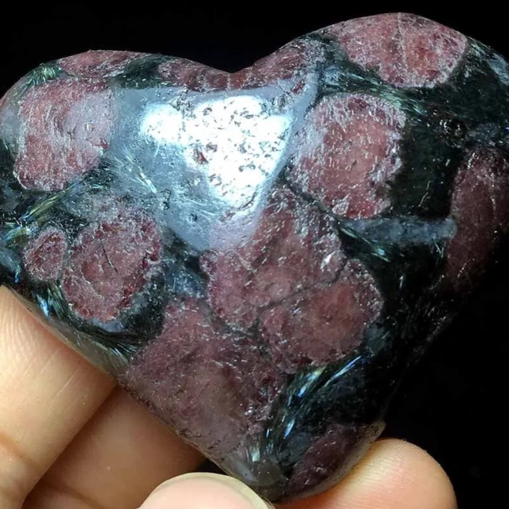 ✨Reiki Charged✨ Garnet and Astrophyllite gemstone hearts